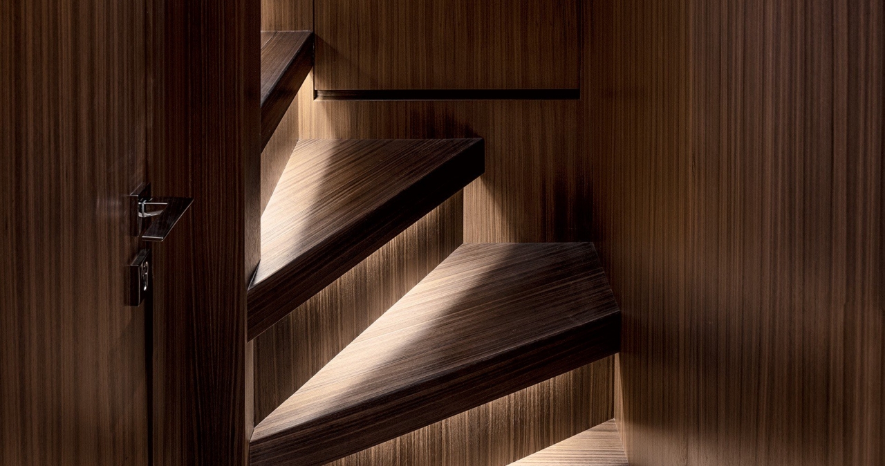 Купить глиссирующую яхту с флайбриджем SL86