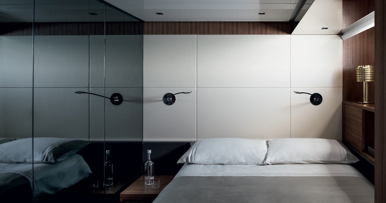 Купить глиссирующую яхту с флайбриджем SL86