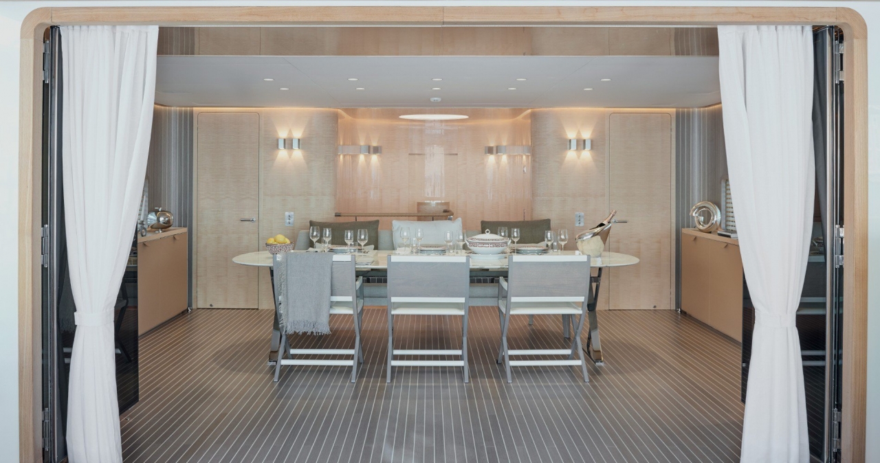 Купить моторную яхту Sanlorenzo в России и СНГ