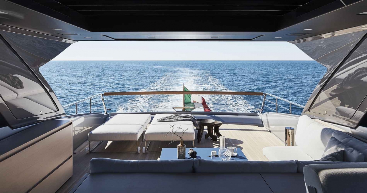 Купить яхту-кроссовер итальянской верфи Sanlorenzo SX76