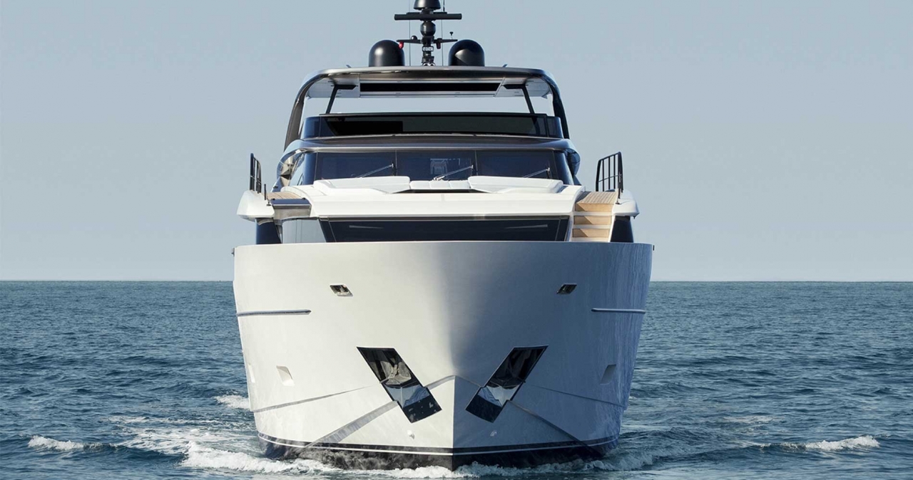 Купить моторную глиссирующую яхту Sanlorenzo SL102