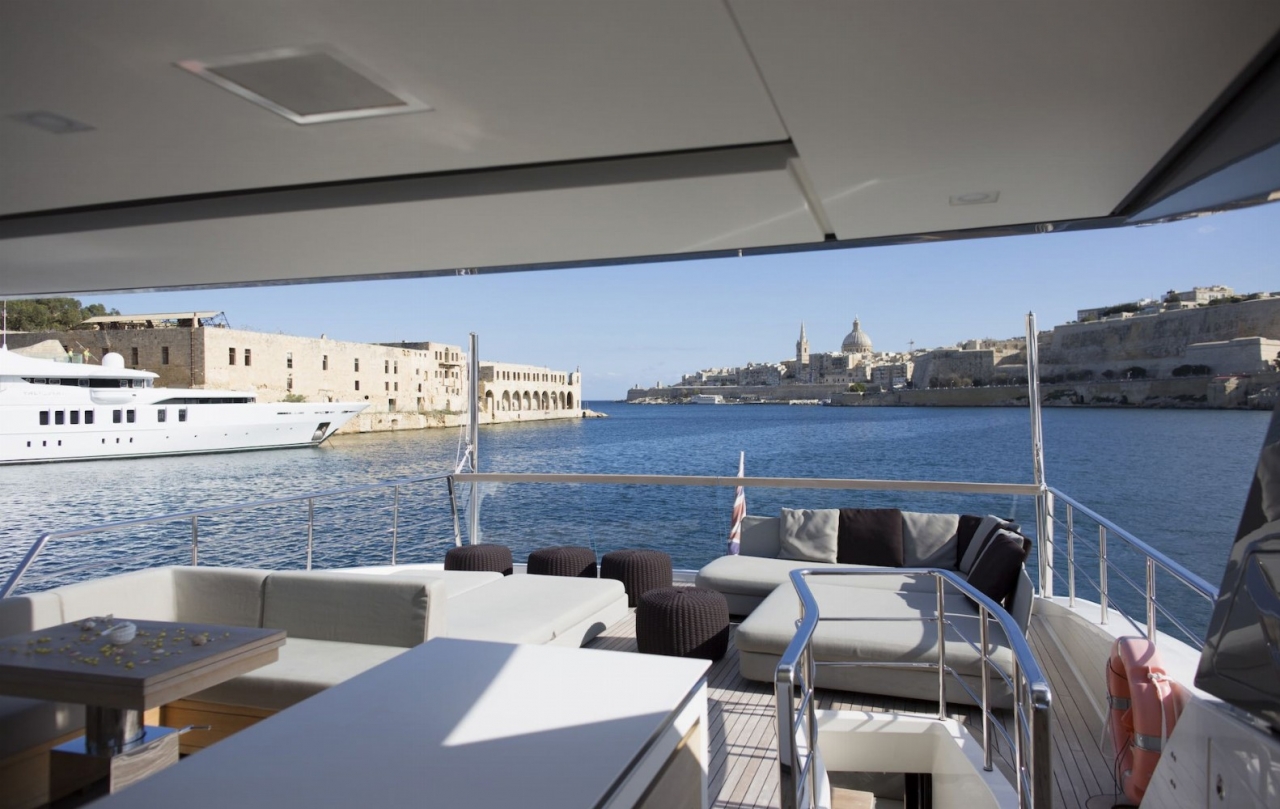 Купить моторную яхту у официального представителя итальянской верфи Sanlorenzo и России и СНГ