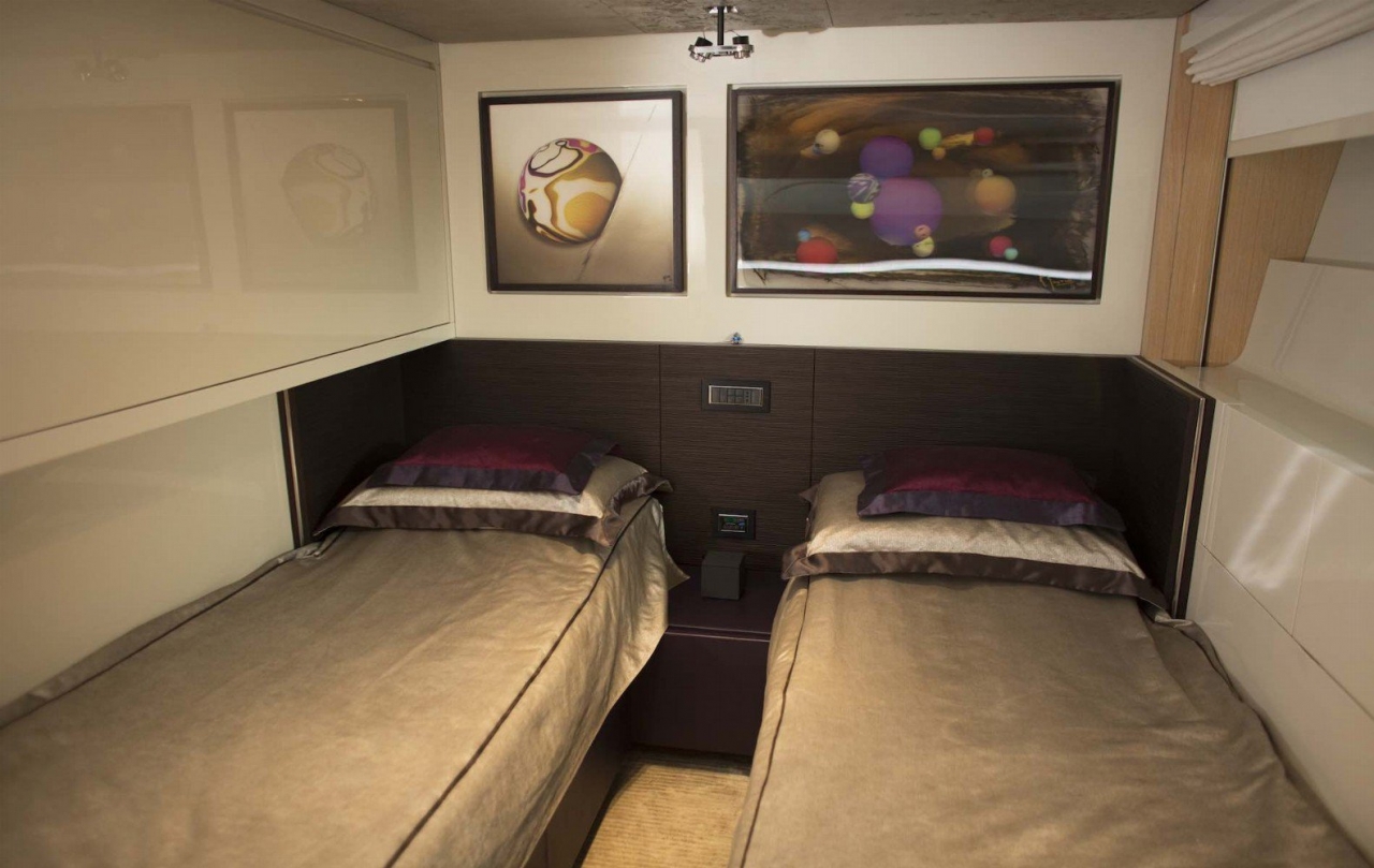 Купить моторную яхту у официального представителя итальянской верфи Sanlorenzo и России и СНГ