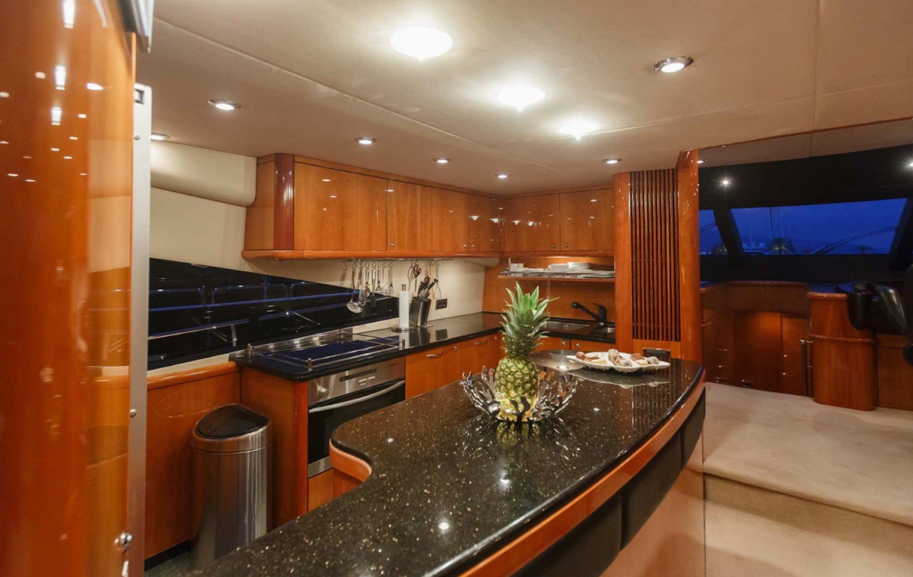 Sunseeker 82 Basya Nicoli | Интерьер 3