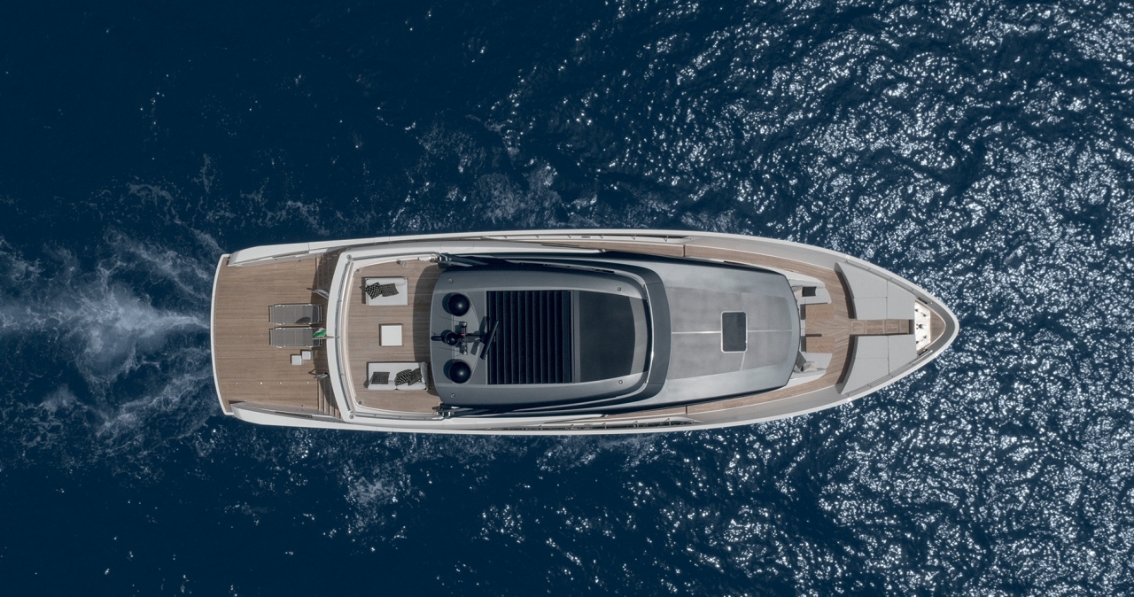 Купить моторную яхту-кроссовер Sanlorenzo в России