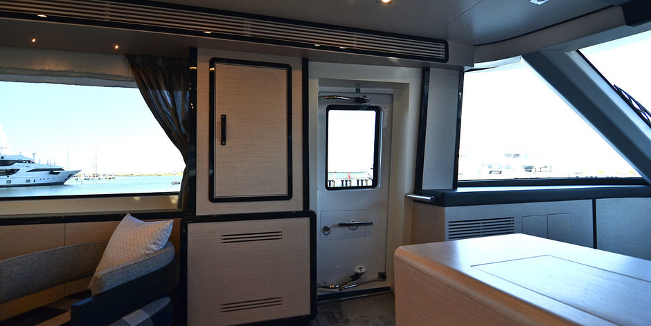 Azimut Magellano 76 CADET | Интерьер 13