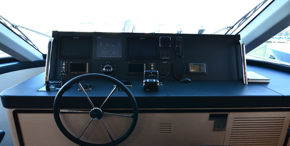 Azimut Magellano 76 CADET | Интерьер 2