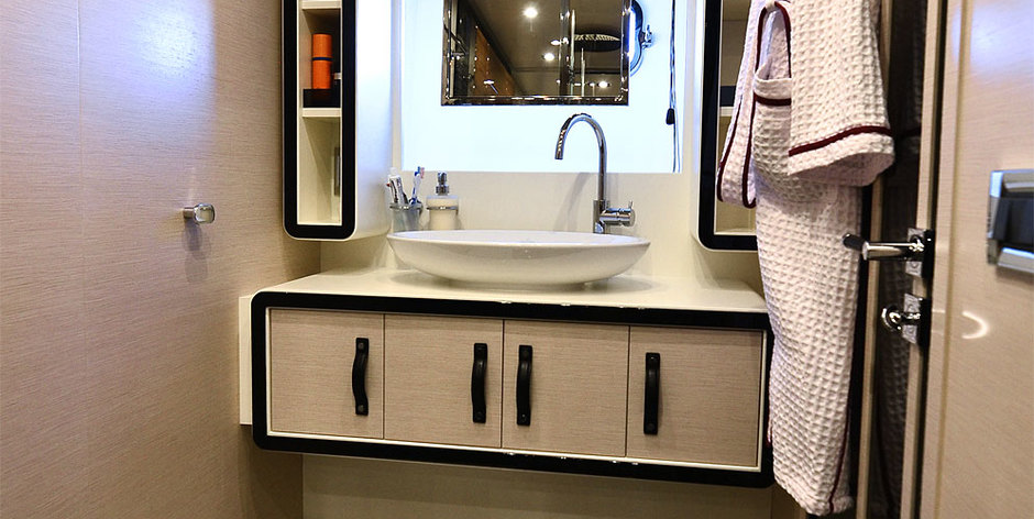 Azimut Magellano 76 CADET | Интерьер 18