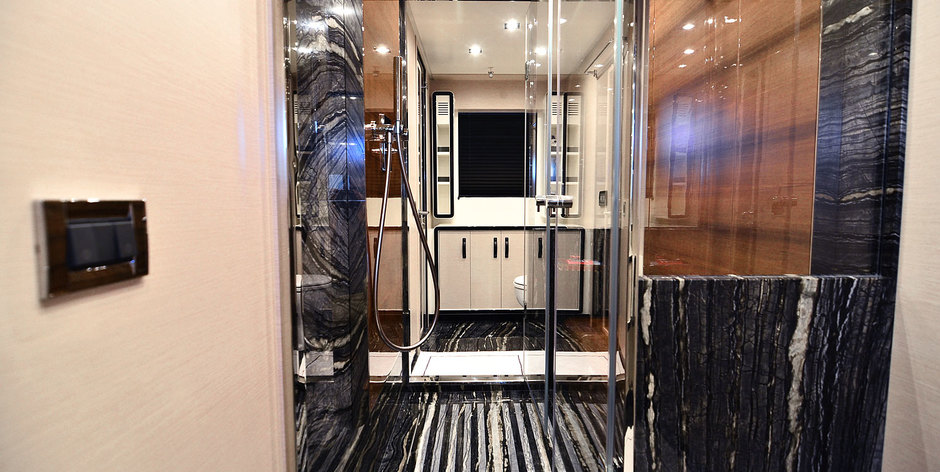 Azimut Magellano 76 CADET | Интерьер 19