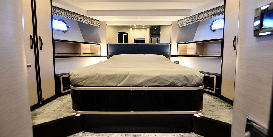 Azimut Magellano 76 CADET | Интерьер 22