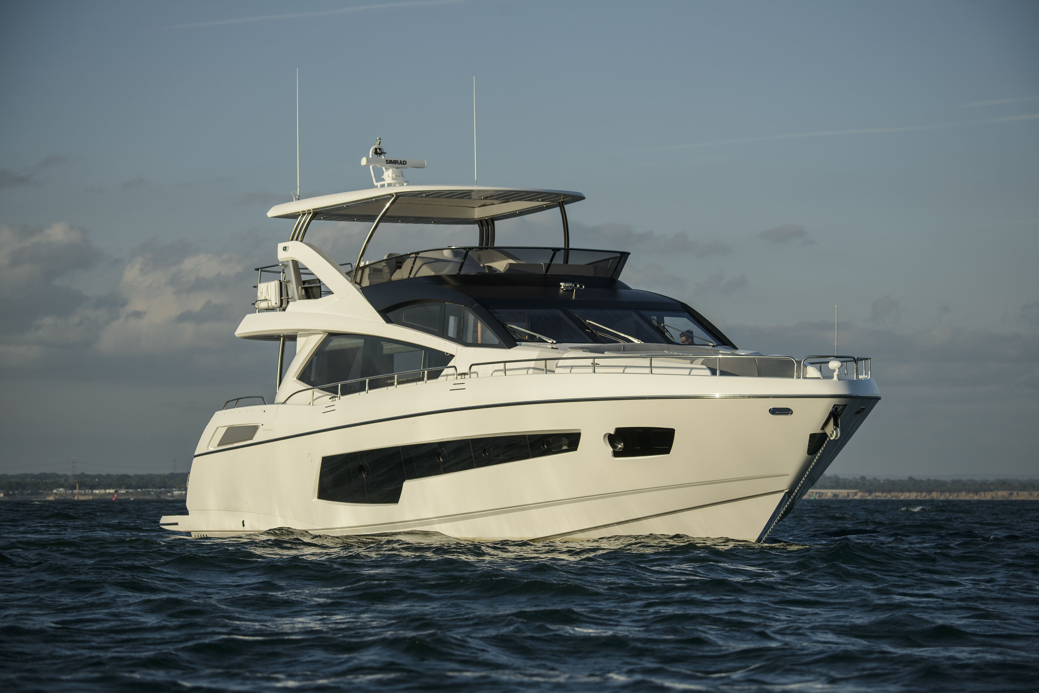 Sunseeker 75 Yacht AMISHA | Экстерьер 7