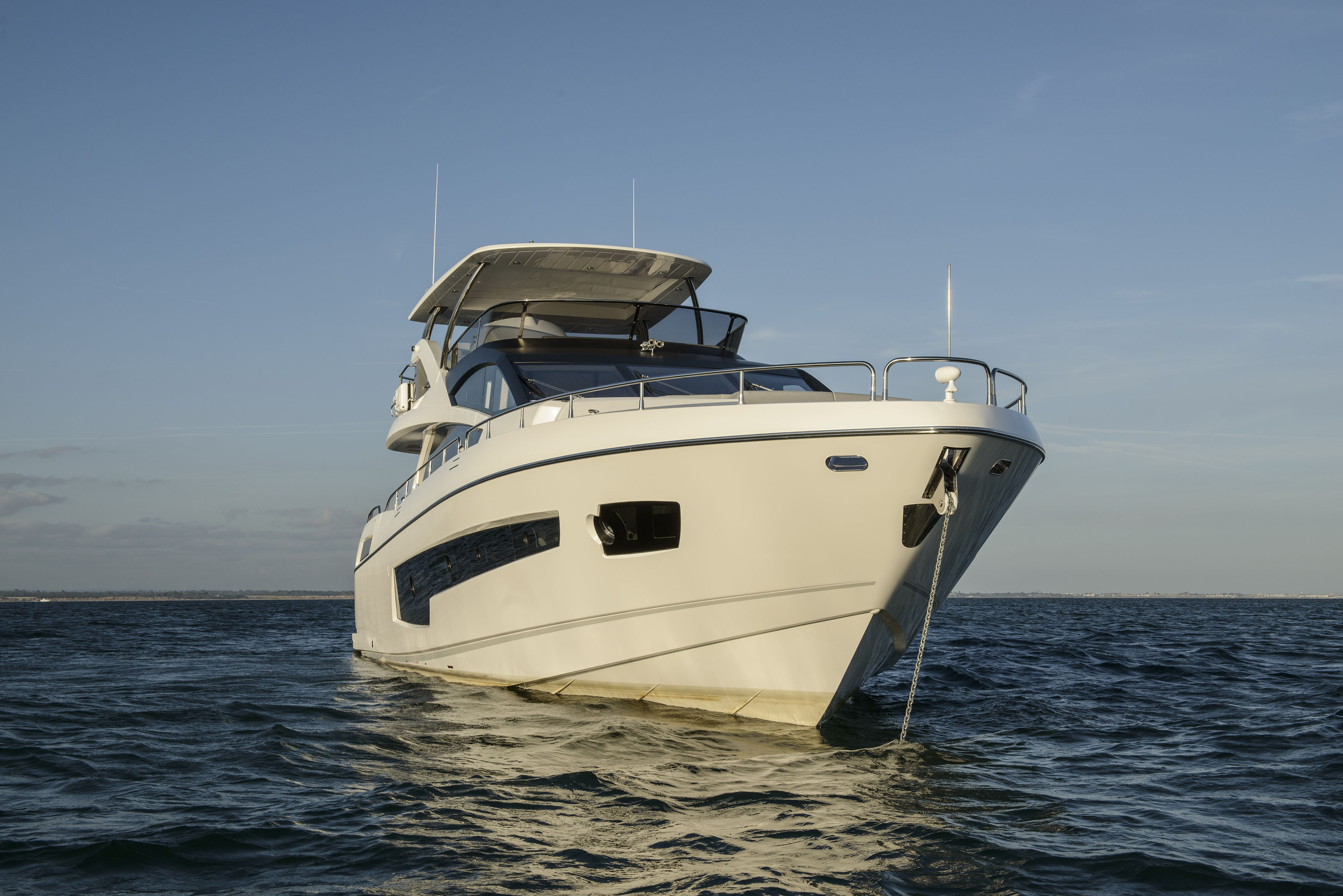 Sunseeker 75 Yacht AMISHA | Экстерьер 4