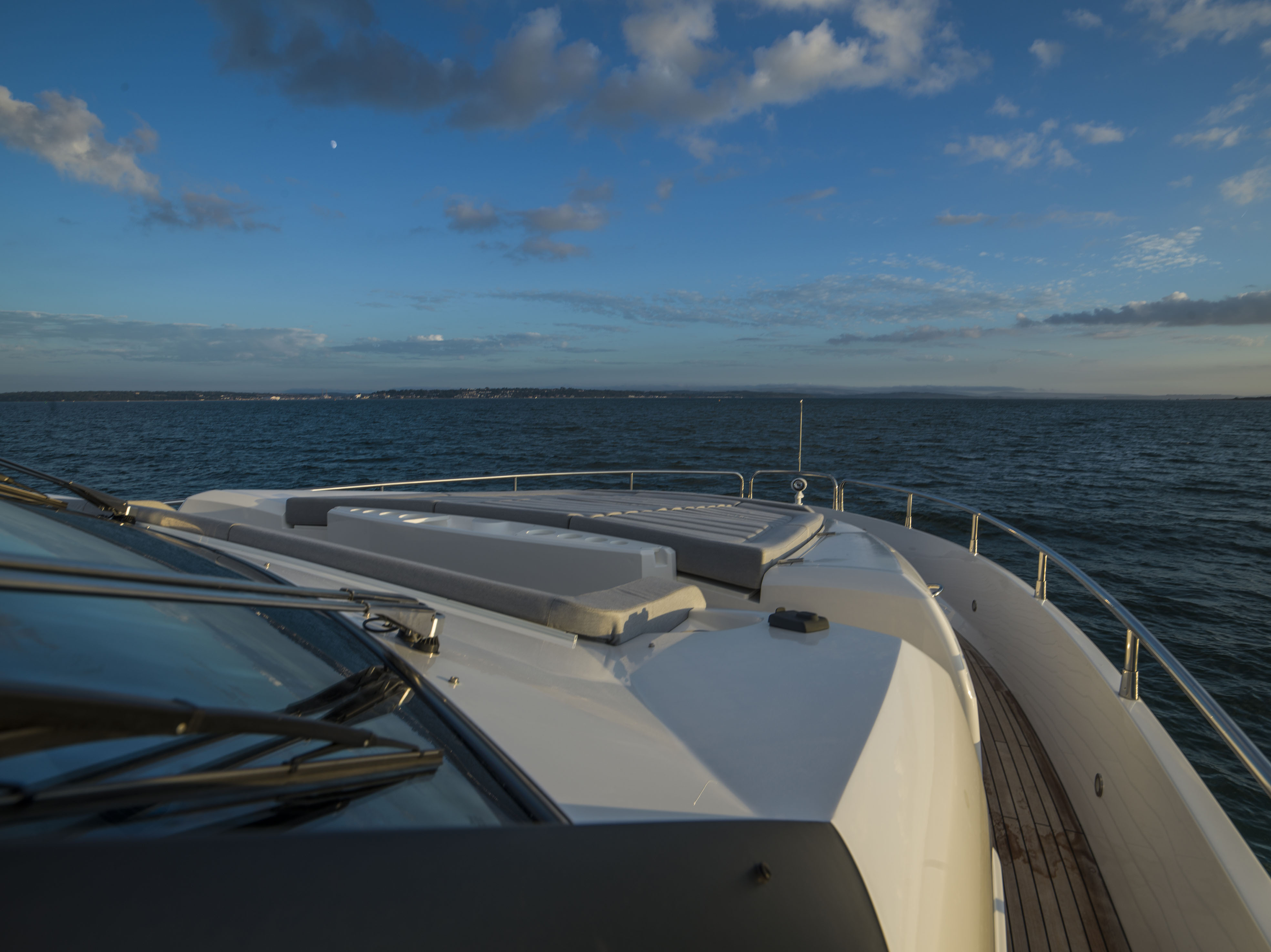 Sunseeker 75 Yacht AMISHA | Интерьер 7