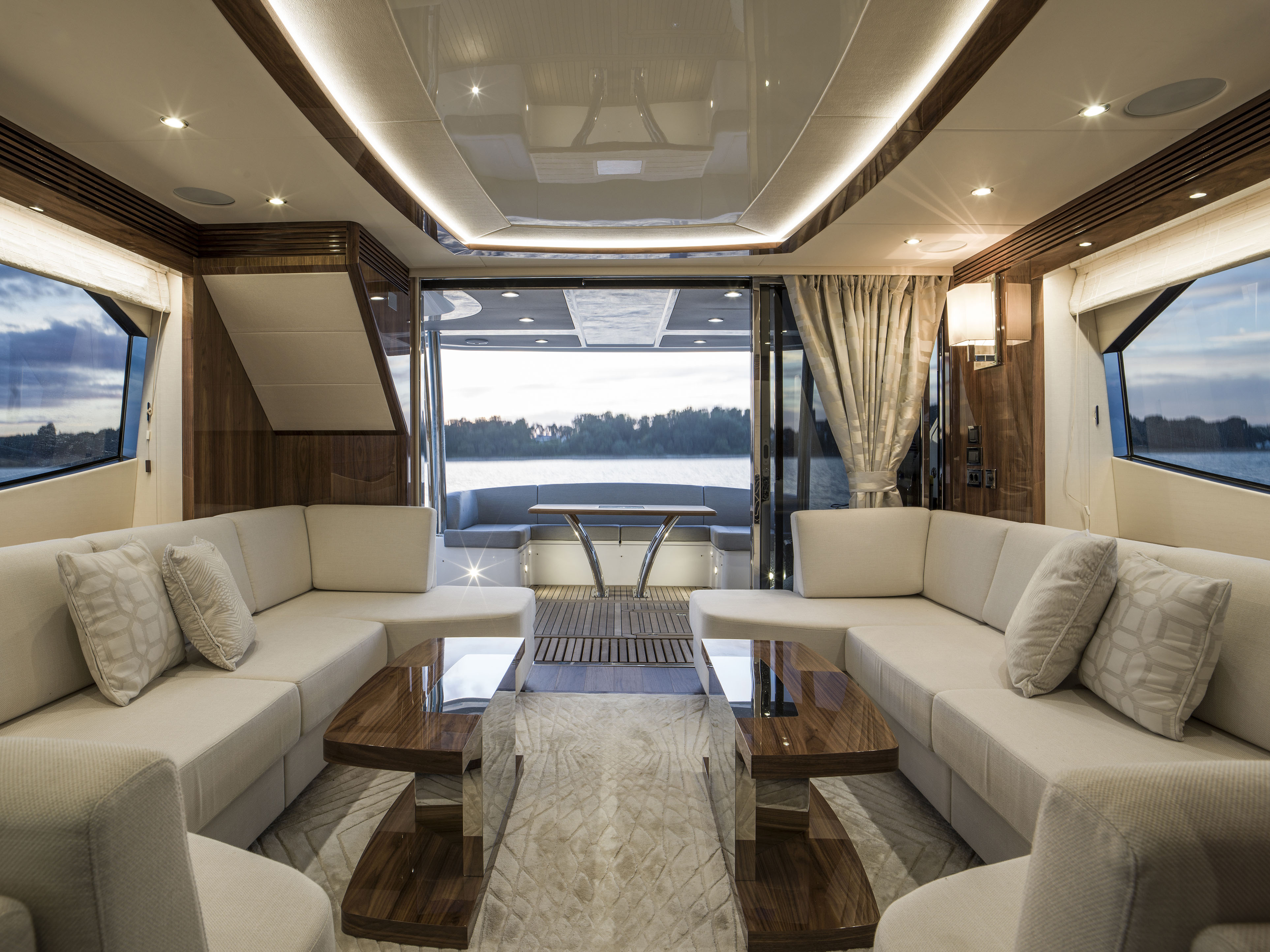 Sunseeker 75 Yacht AMISHA | Интерьер 11