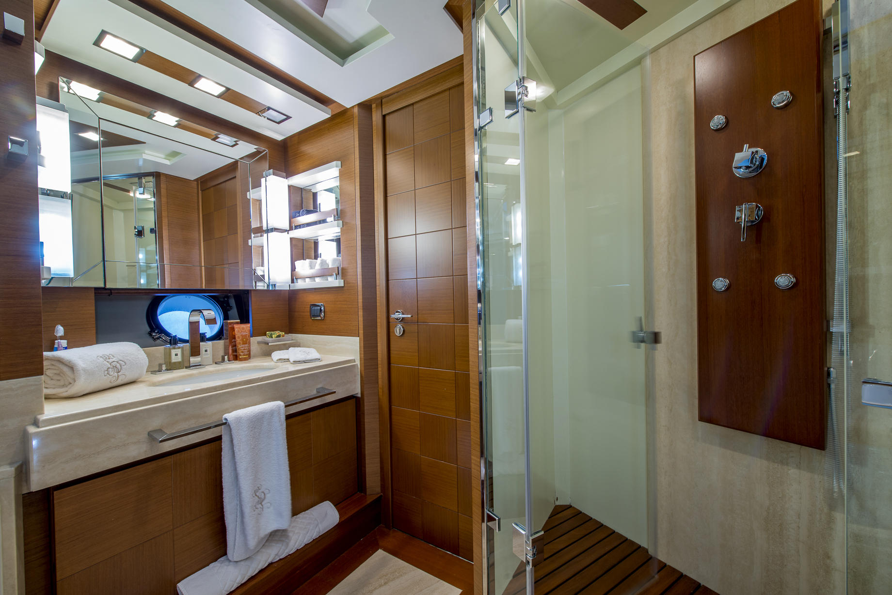 Azimut 105 La Rubia | Интерьер 37