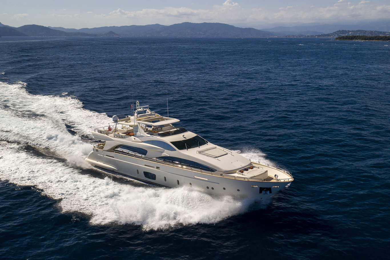 Azimut 105 La Rubia | Экстерьер 5