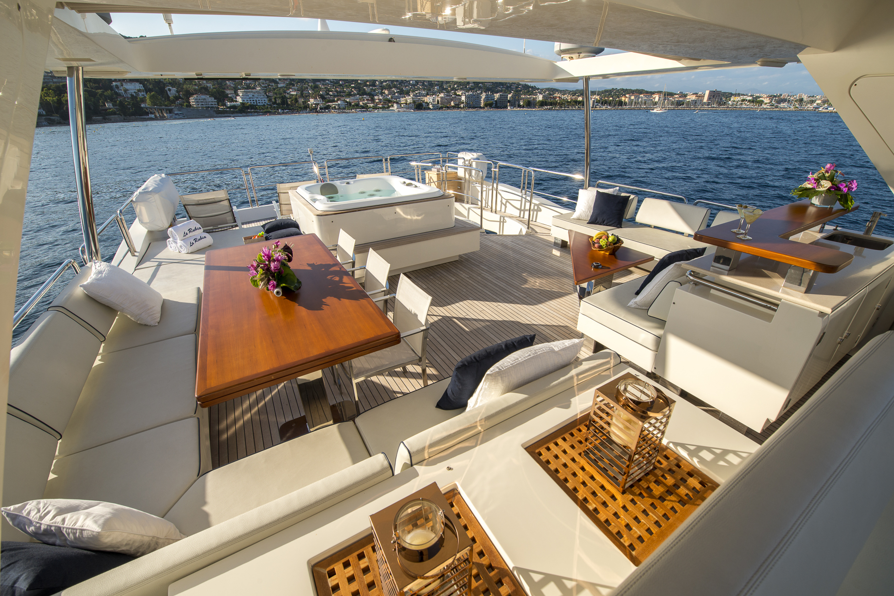 Azimut 105 La Rubia | Интерьер 35