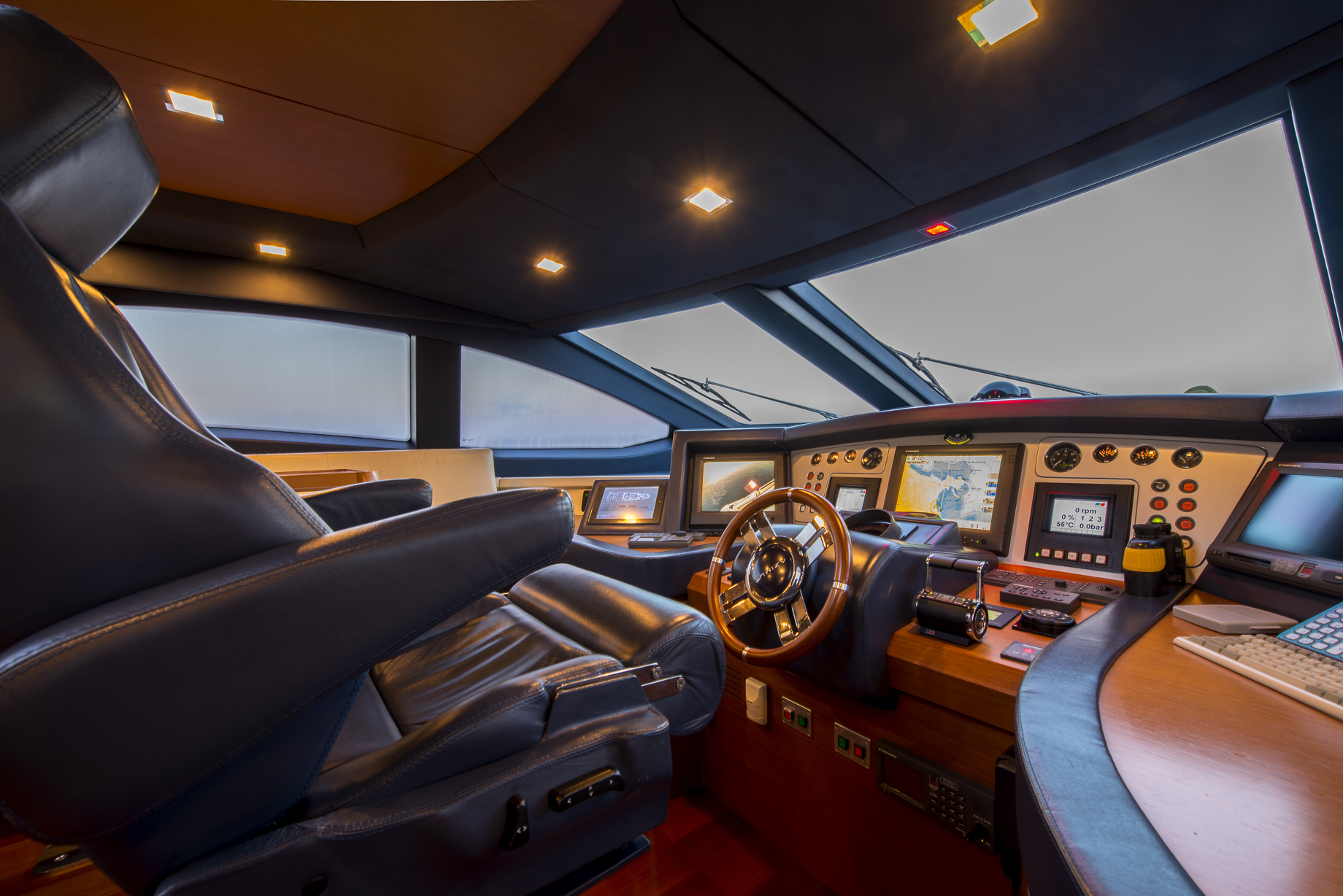 Azimut 105 La Rubia | Интерьер 38