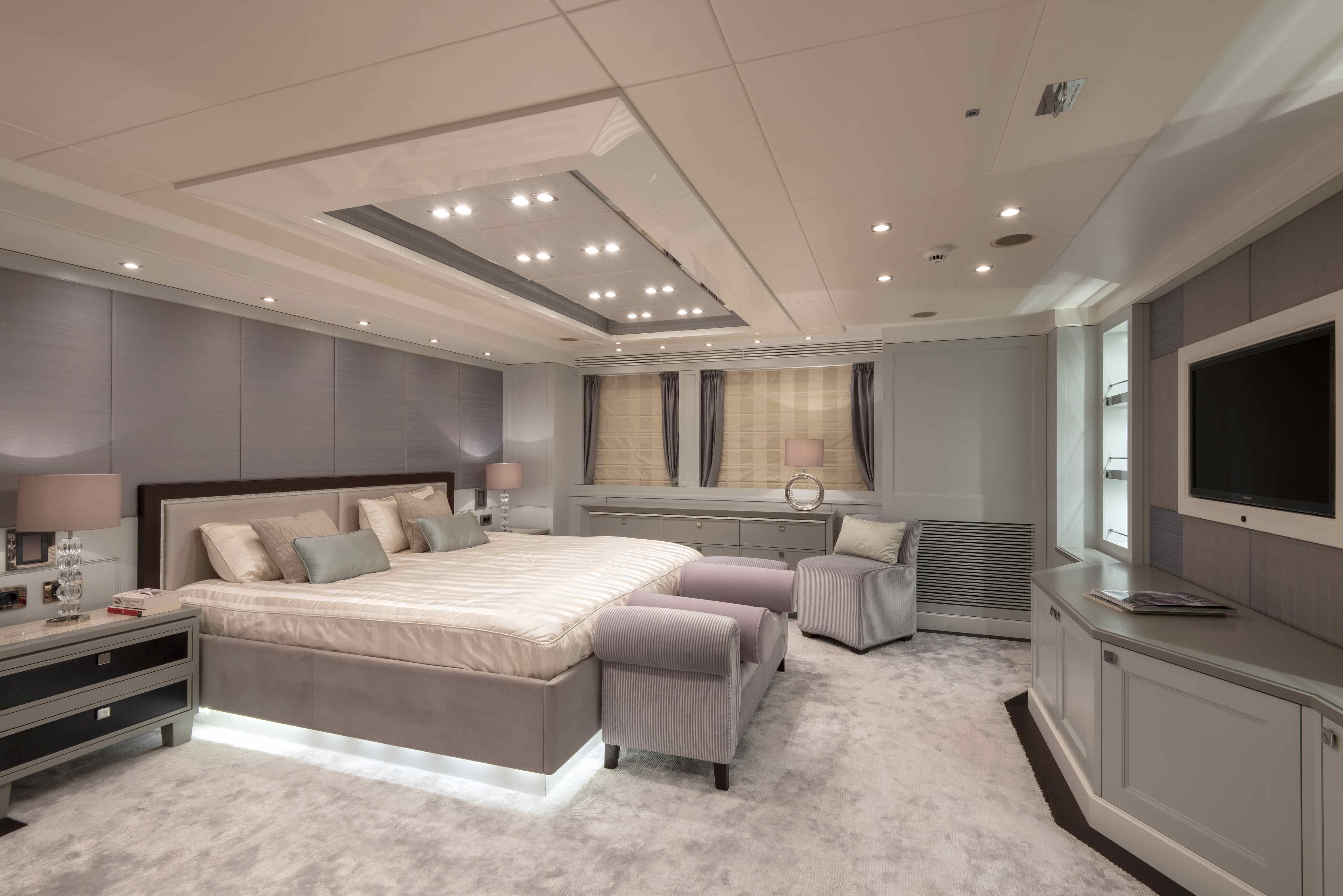 Sunseeker 131 Yacht | Интерьер 12