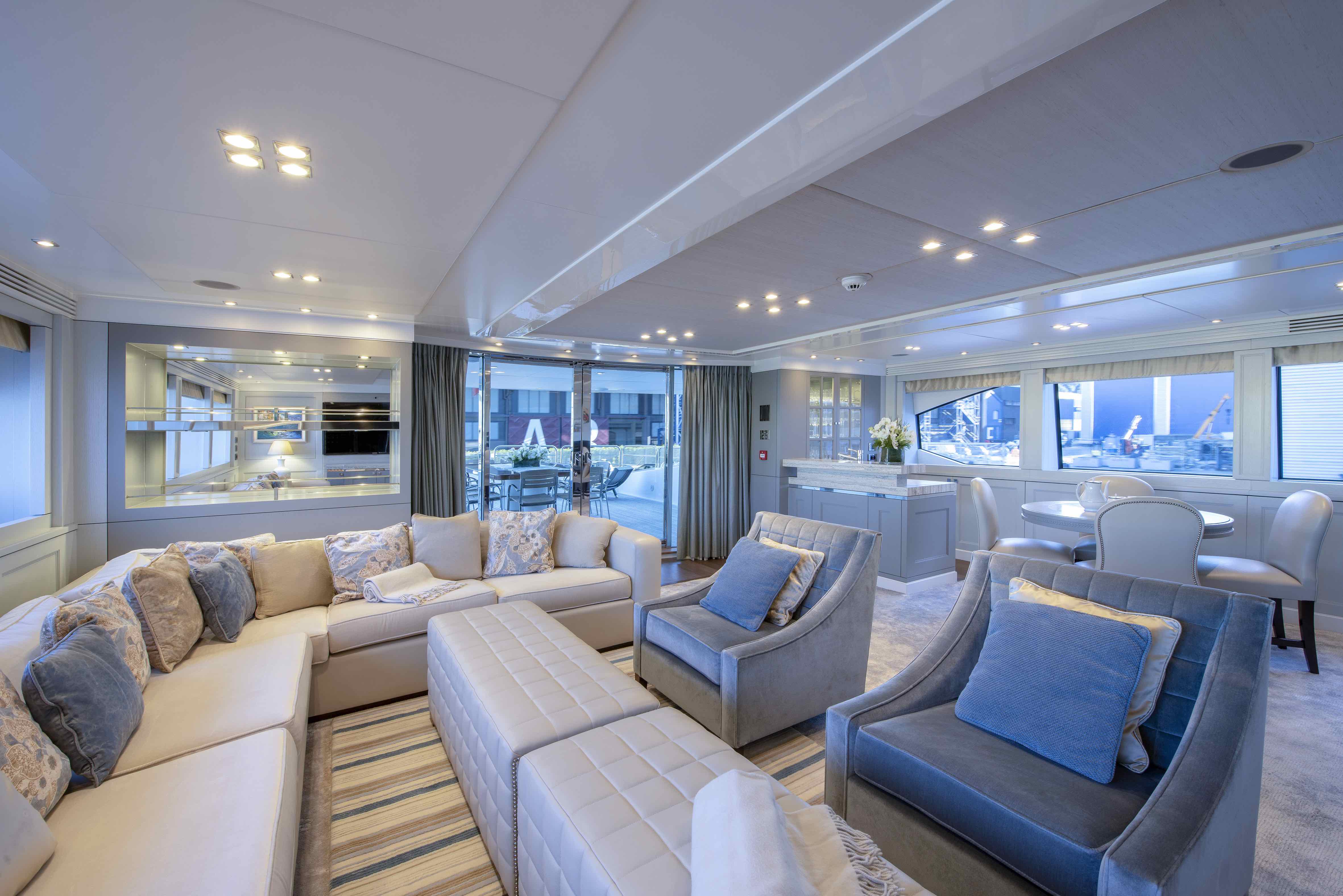 Sunseeker 131 Yacht | Интерьер 7