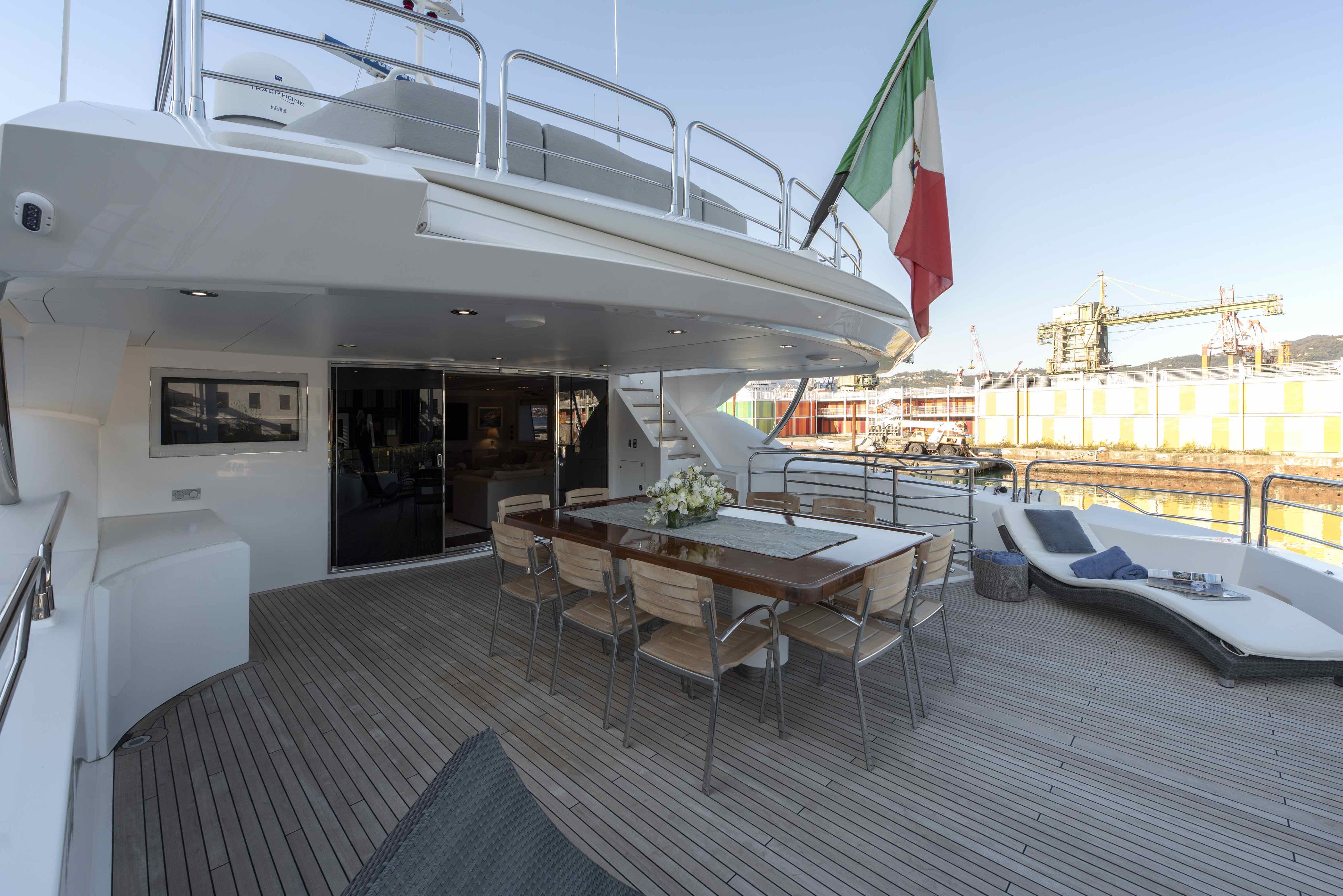 Sunseeker 131 Yacht | Интерьер 2