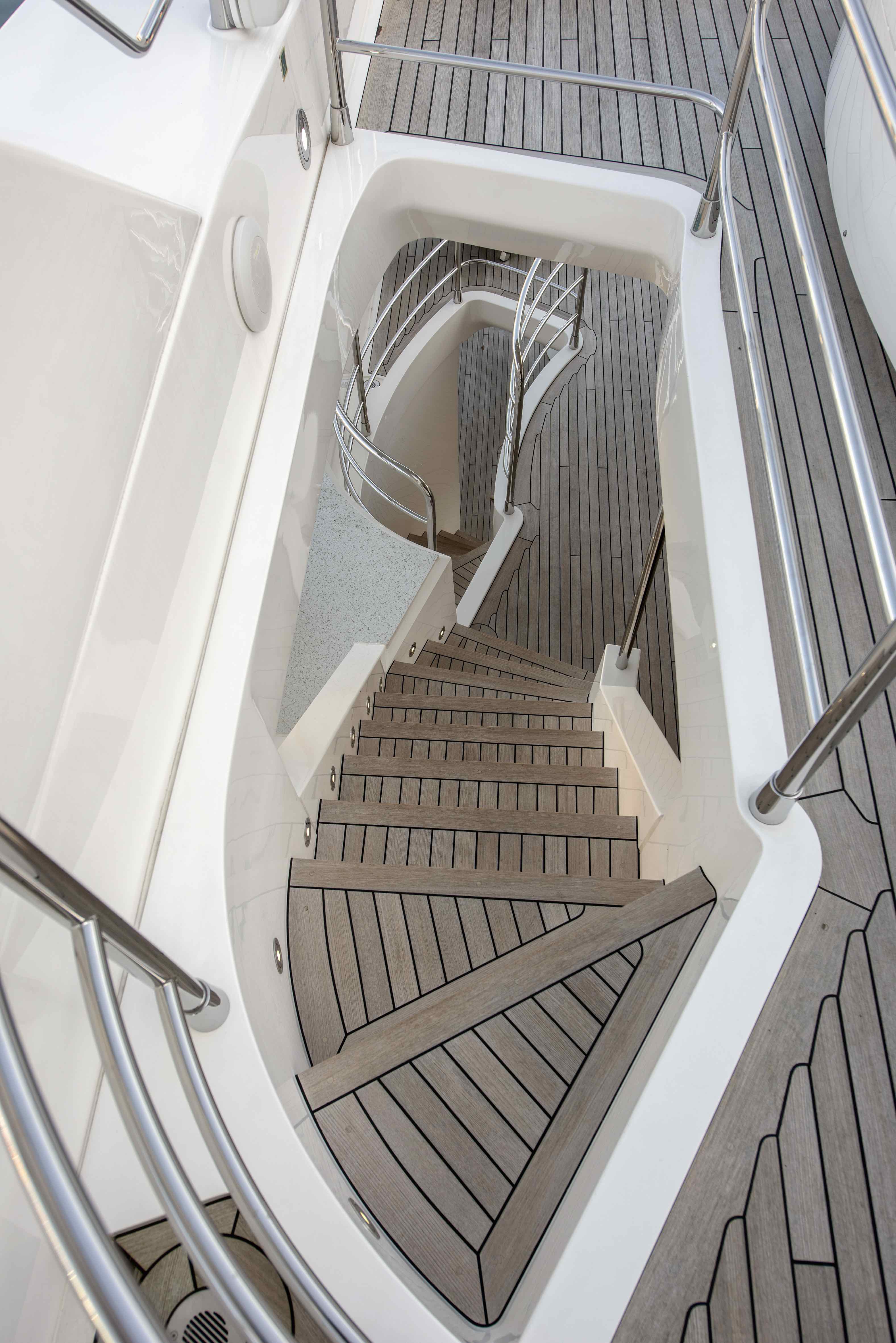 Sunseeker 131 Yacht | Интерьер 20