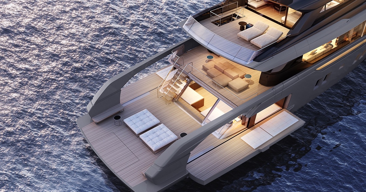 Sanlorenzo SX112 пляжный клуб