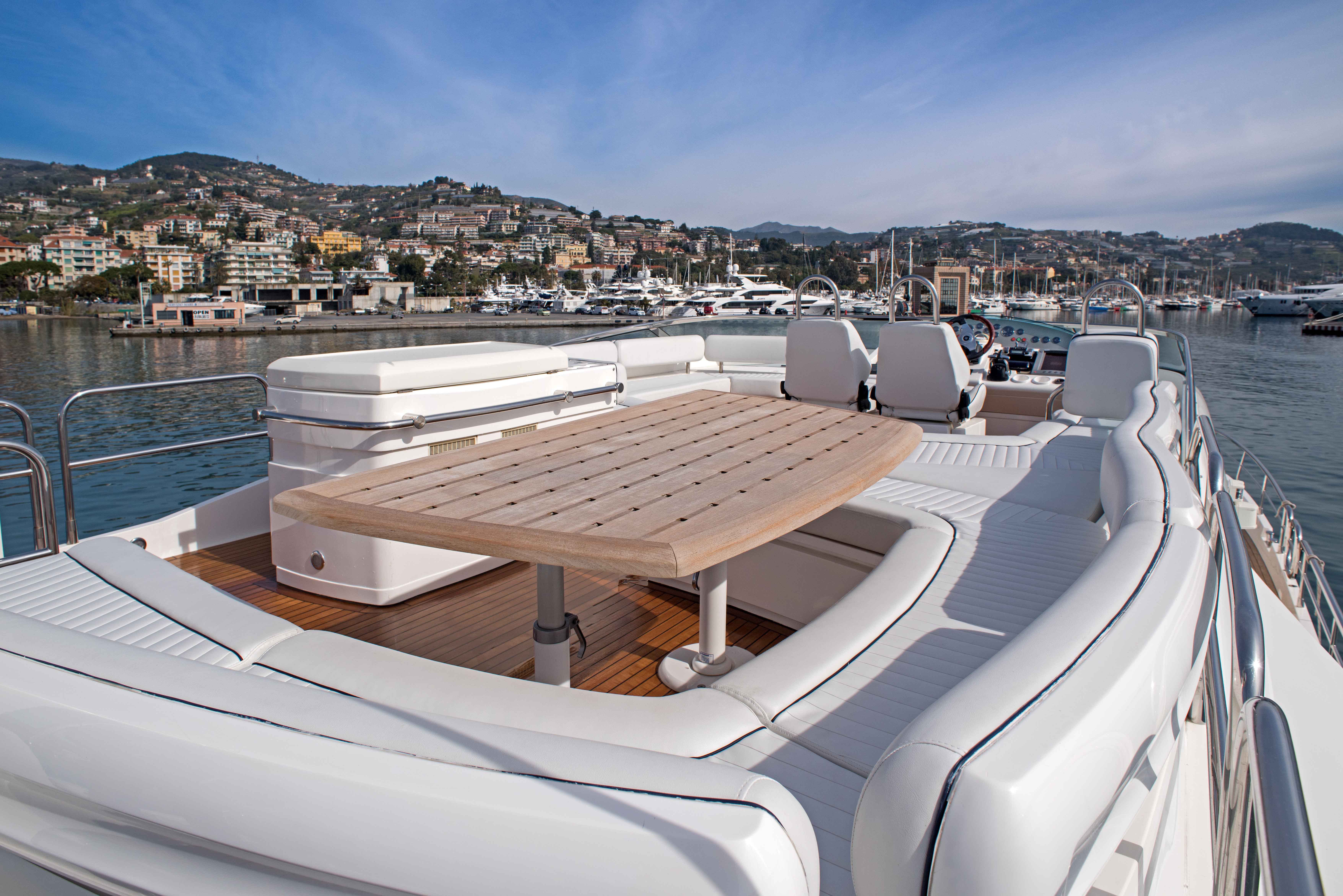 Яхта б/у Fairline Squadron 74