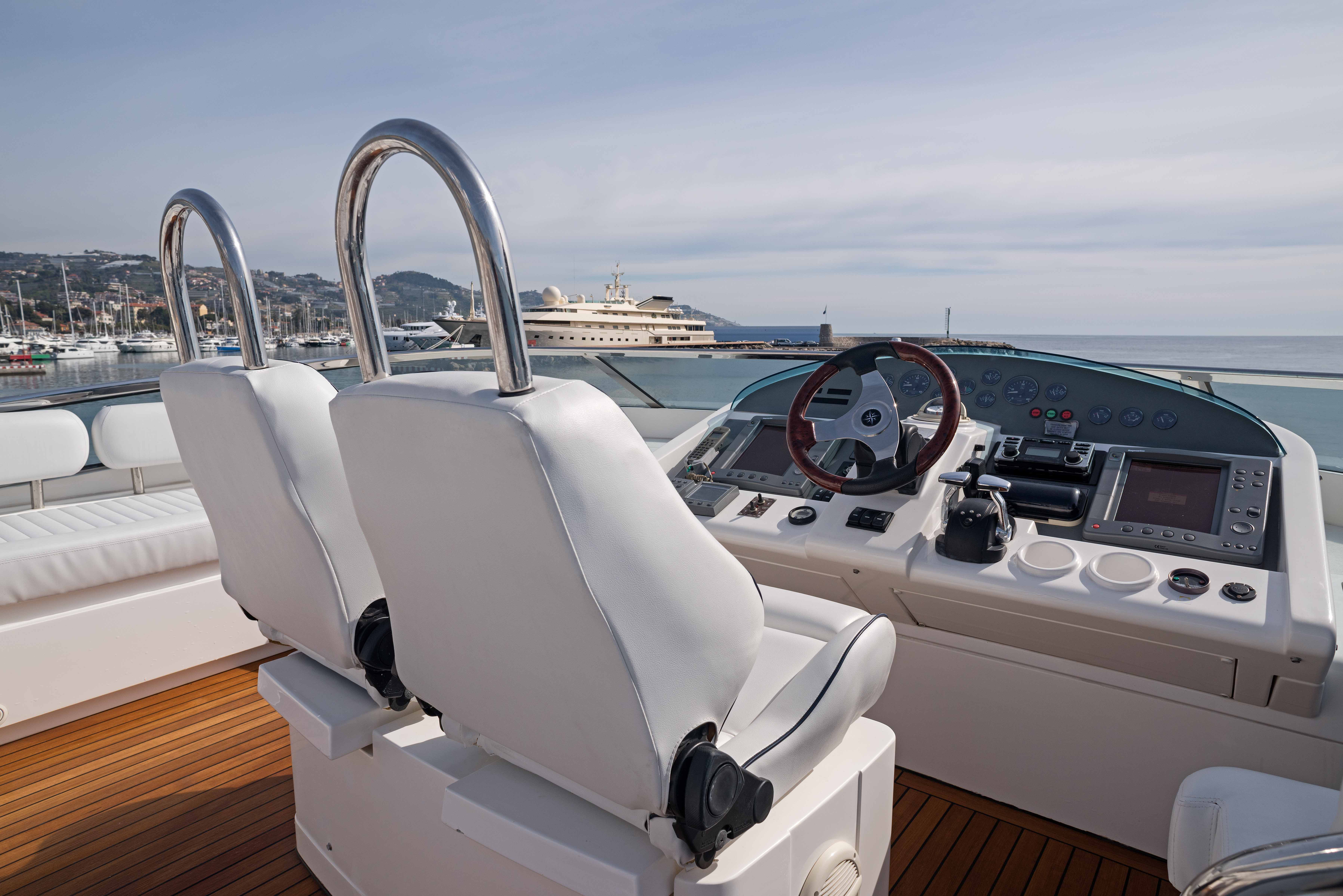 Fairline Squadron 74 Lady Marina | Экстерьер 5