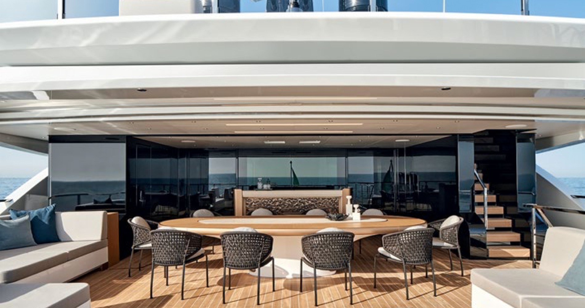 роскошная суперъяхта купить в россии и СНГ