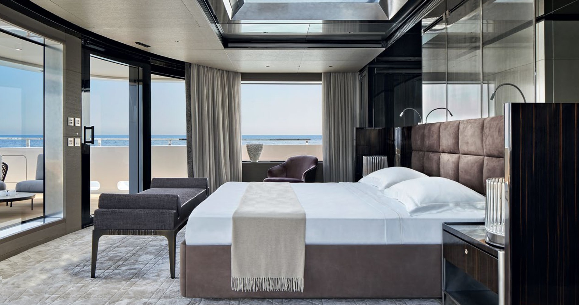 Купить элитную супреъяхту в России у официального представителя итальянской верфи