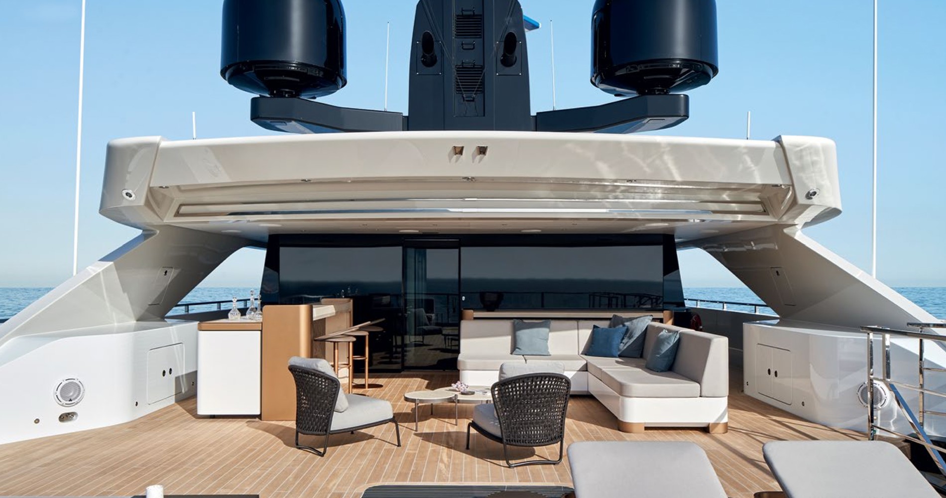 роскошная суперъяхта купить в россии и СНГ