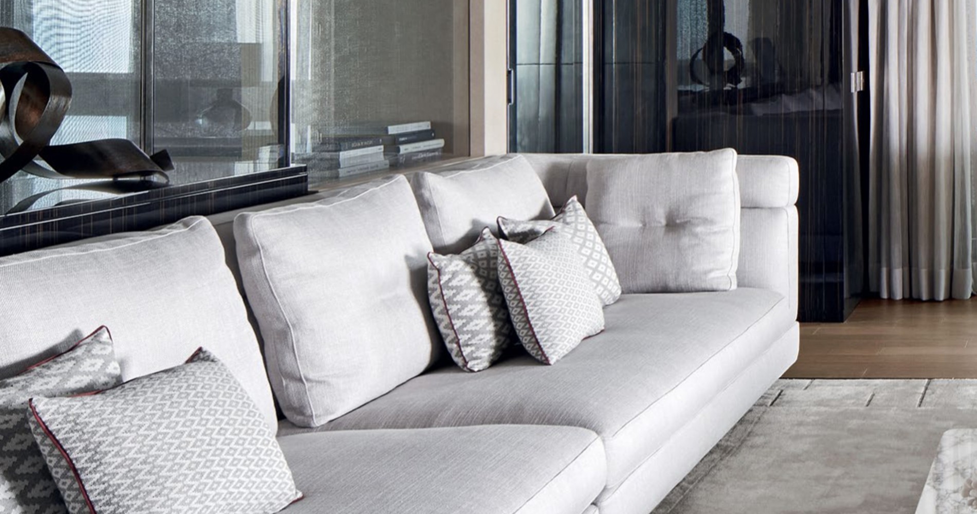 Купить элитную супреъяхту в России у официального представителя итальянской верфи