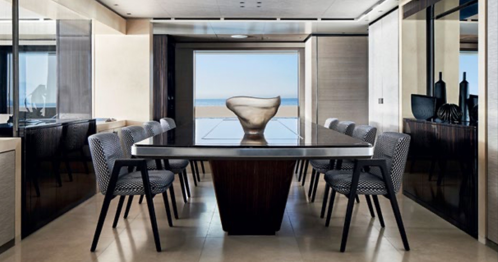 Купить элитную супреъяхту в России у официального представителя итальянской верфи