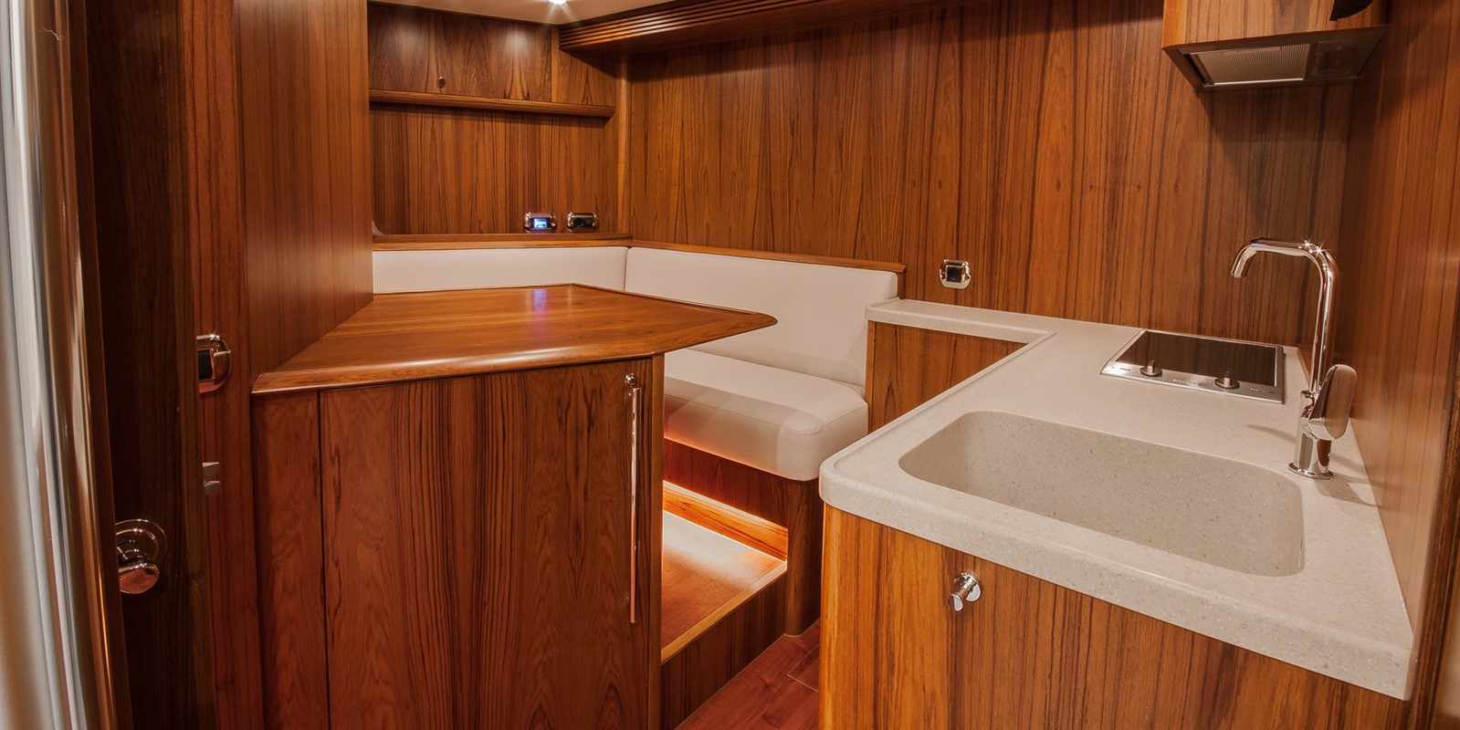 Яхта Wim Van Der Valk купить в России