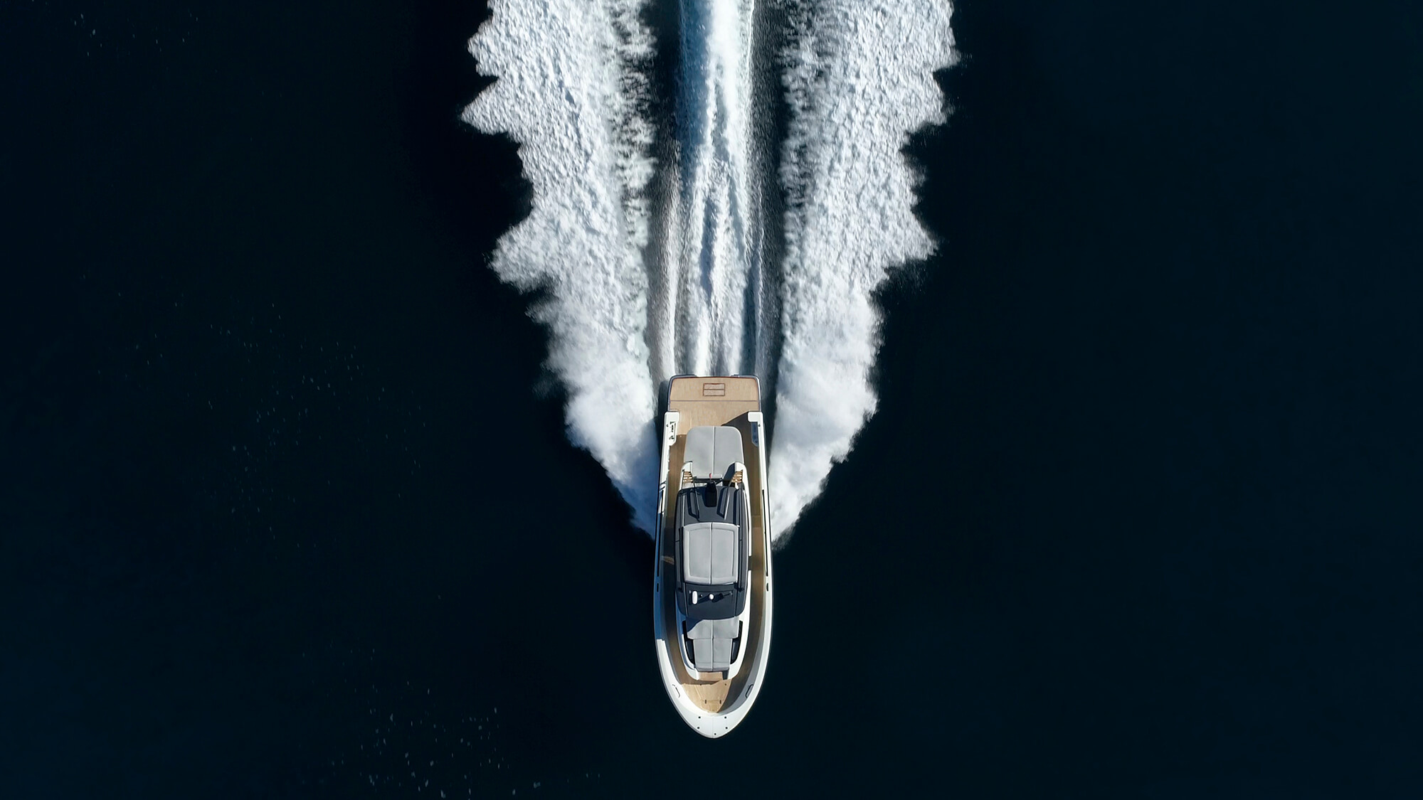 Bluegame BG42 | Экстерьер 2