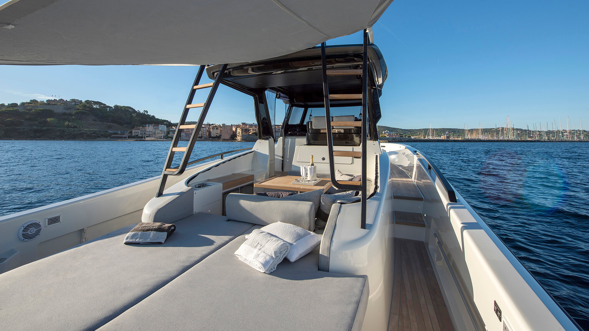 Bluegame BG42 | Экстерьер 5