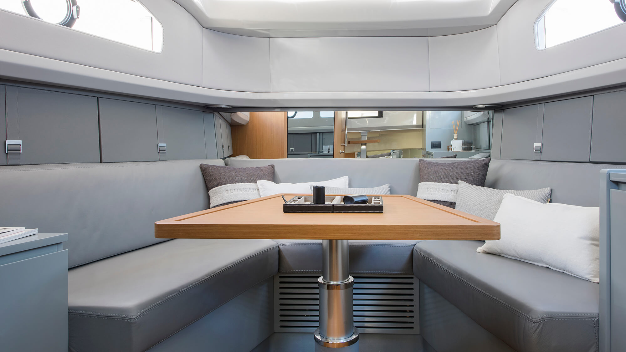 Bluegame BG42 | Интерьер 3