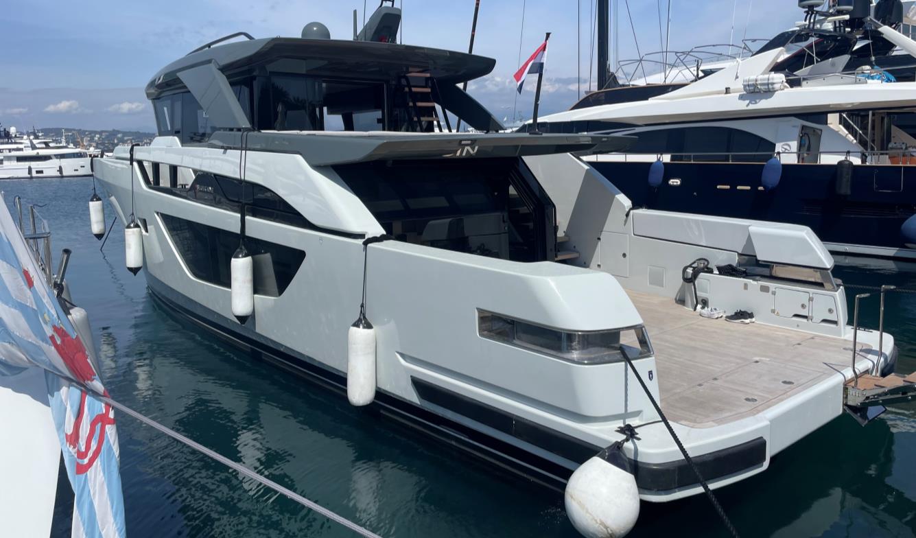 Bluegame BGX60 | Экстерьер 5