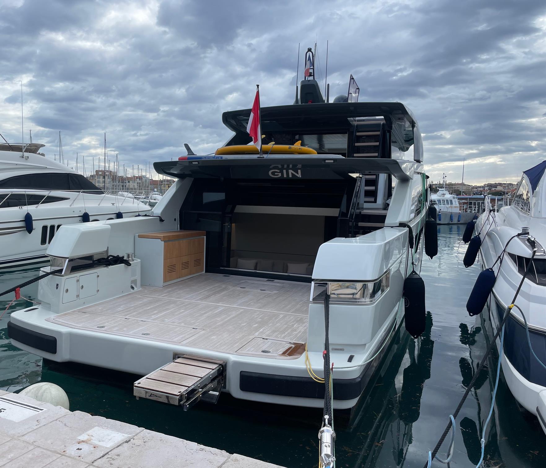 Bluegame BGX60 | Экстерьер 6