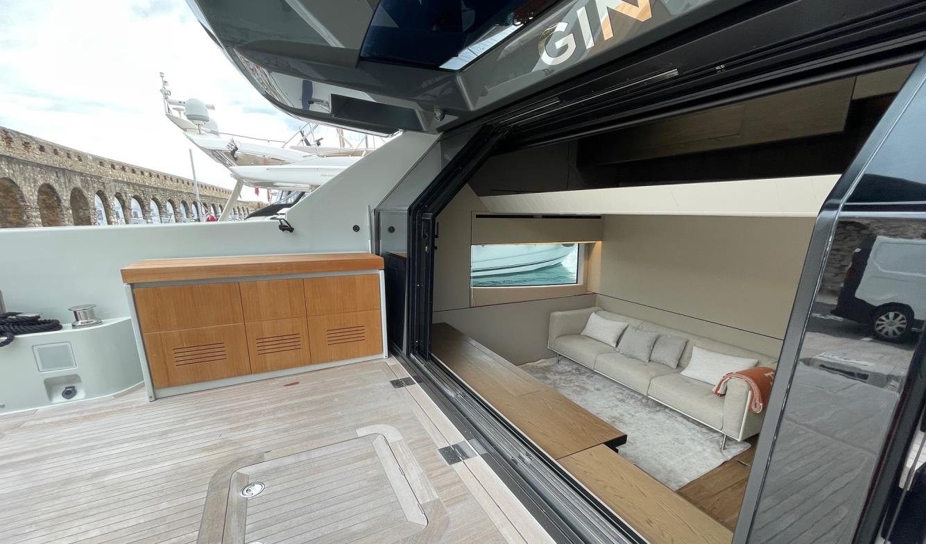 Bluegame BGX60 | Экстерьер 8