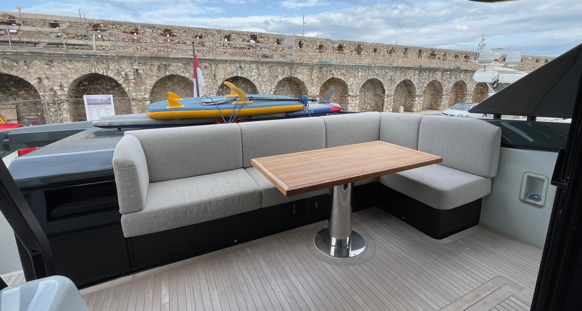 Bluegame BGX60 | Экстерьер 9