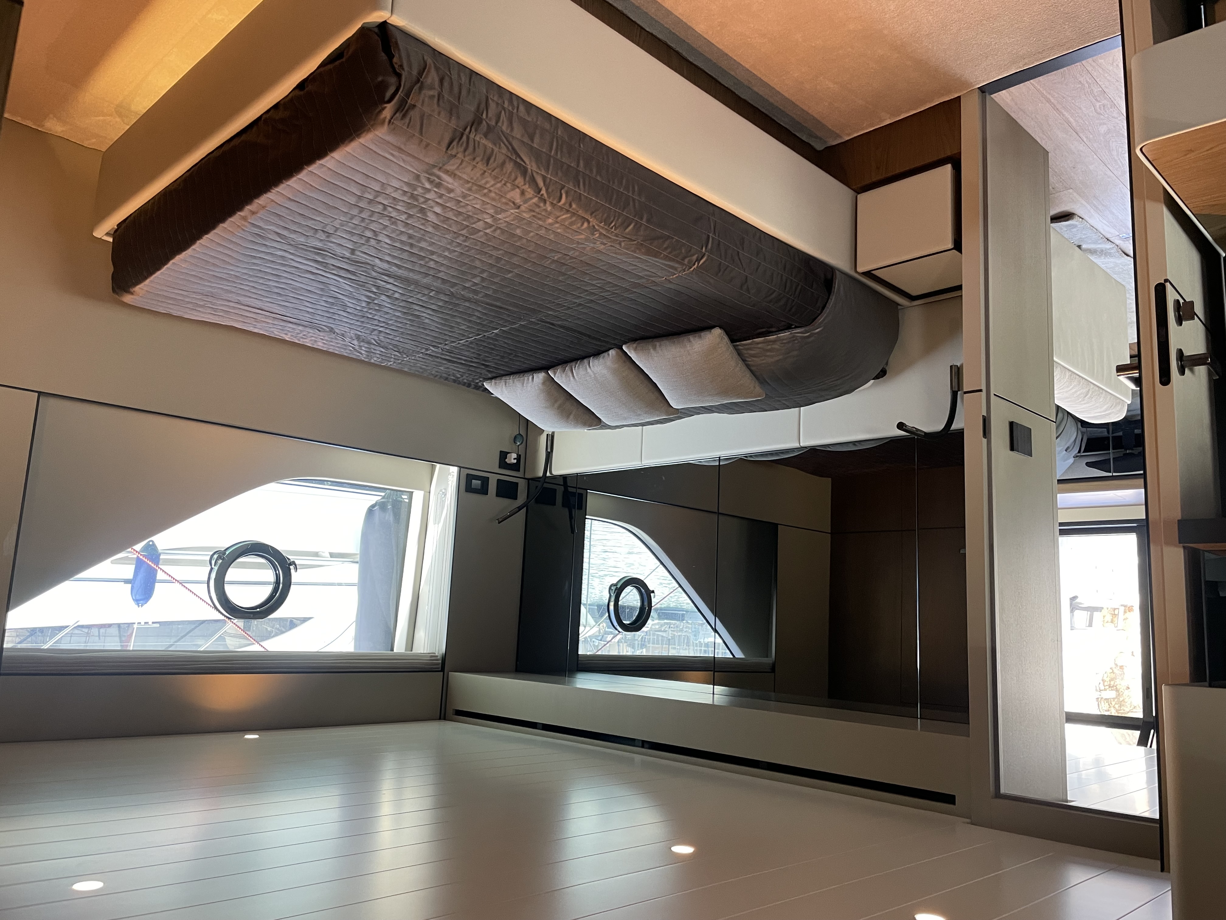 Bluegame BGX60 | Интерьер 11