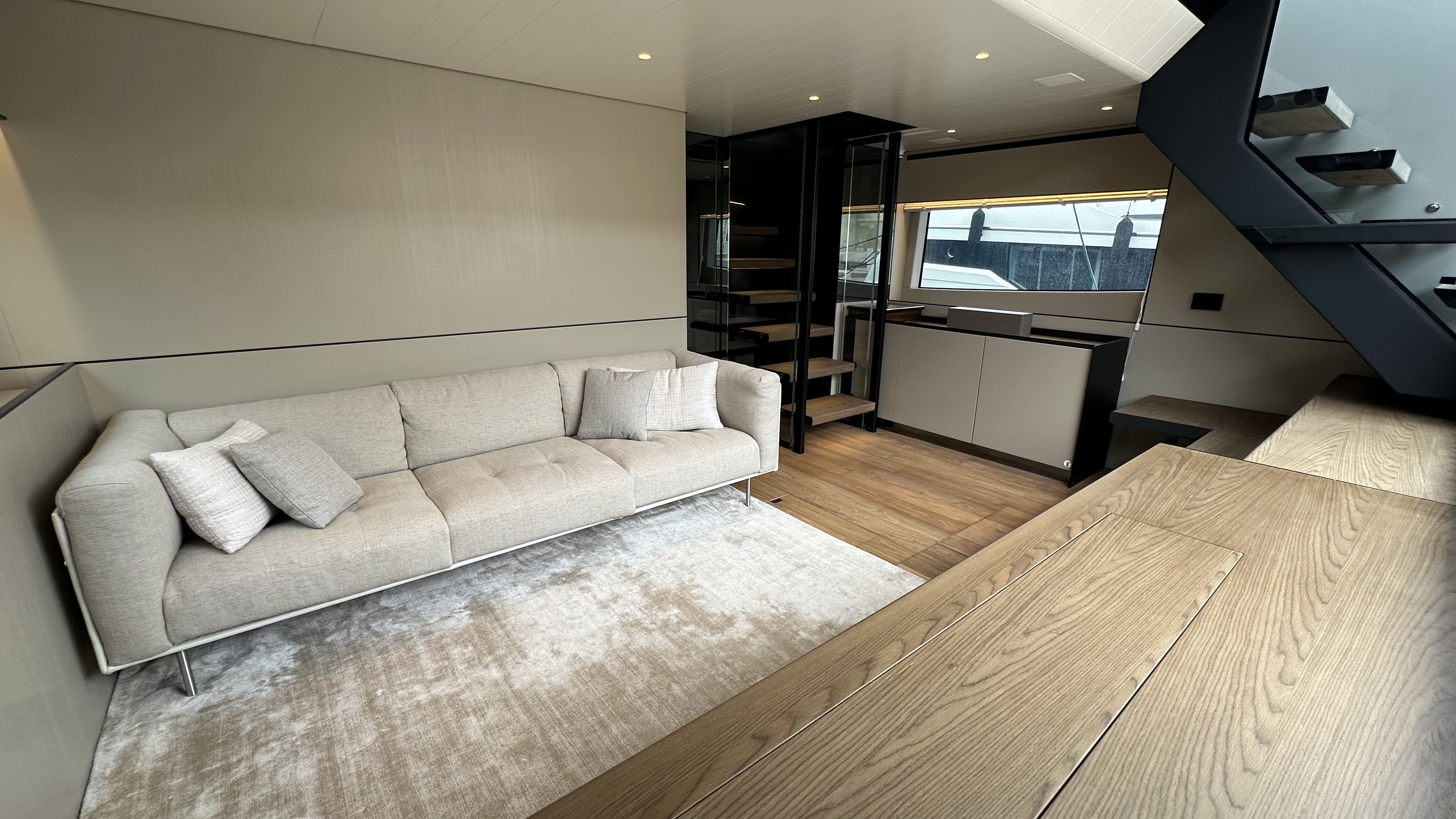 Bluegame BGX60 | Интерьер 2