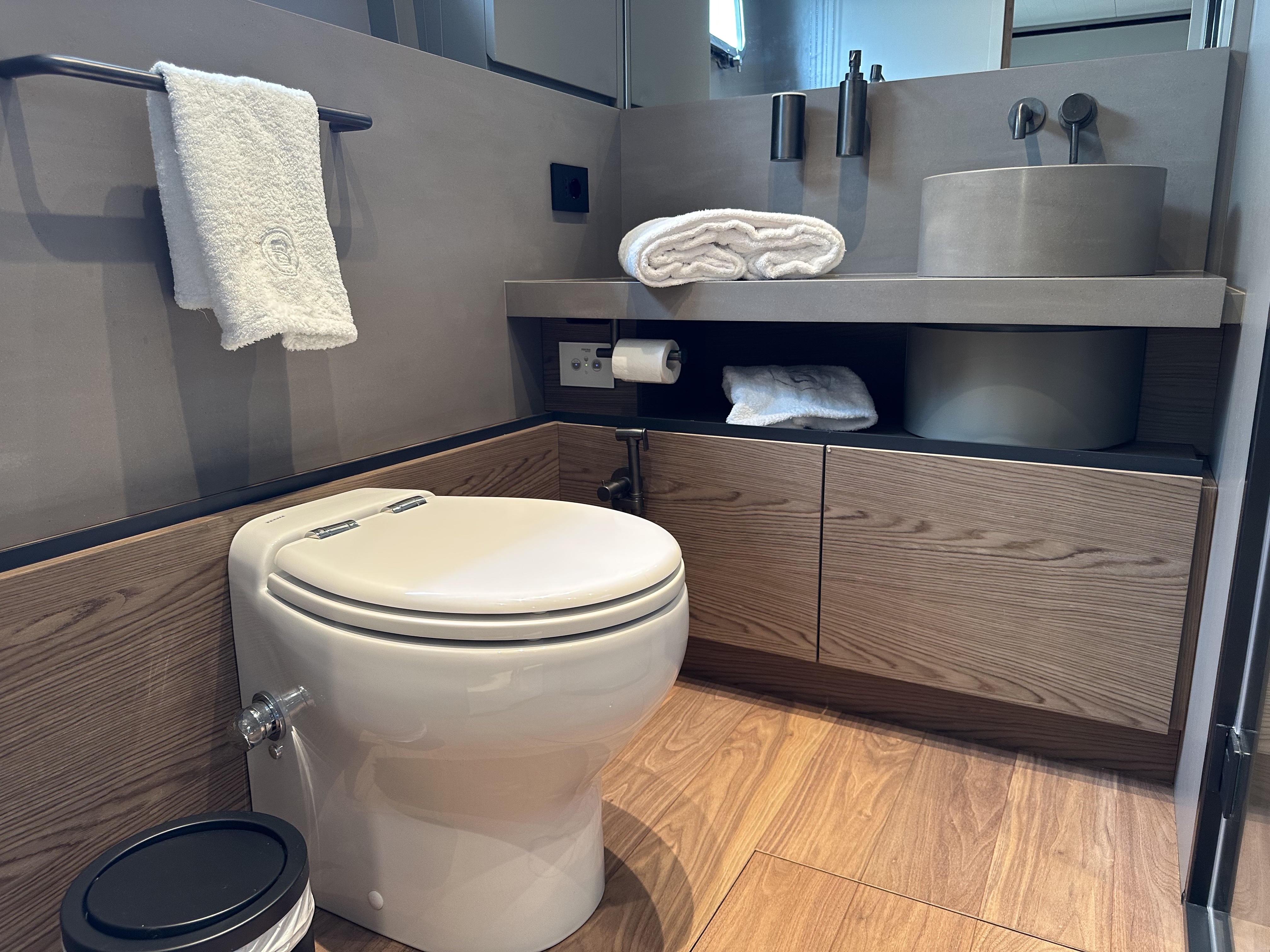 Bluegame BGX60 | Интерьер 14