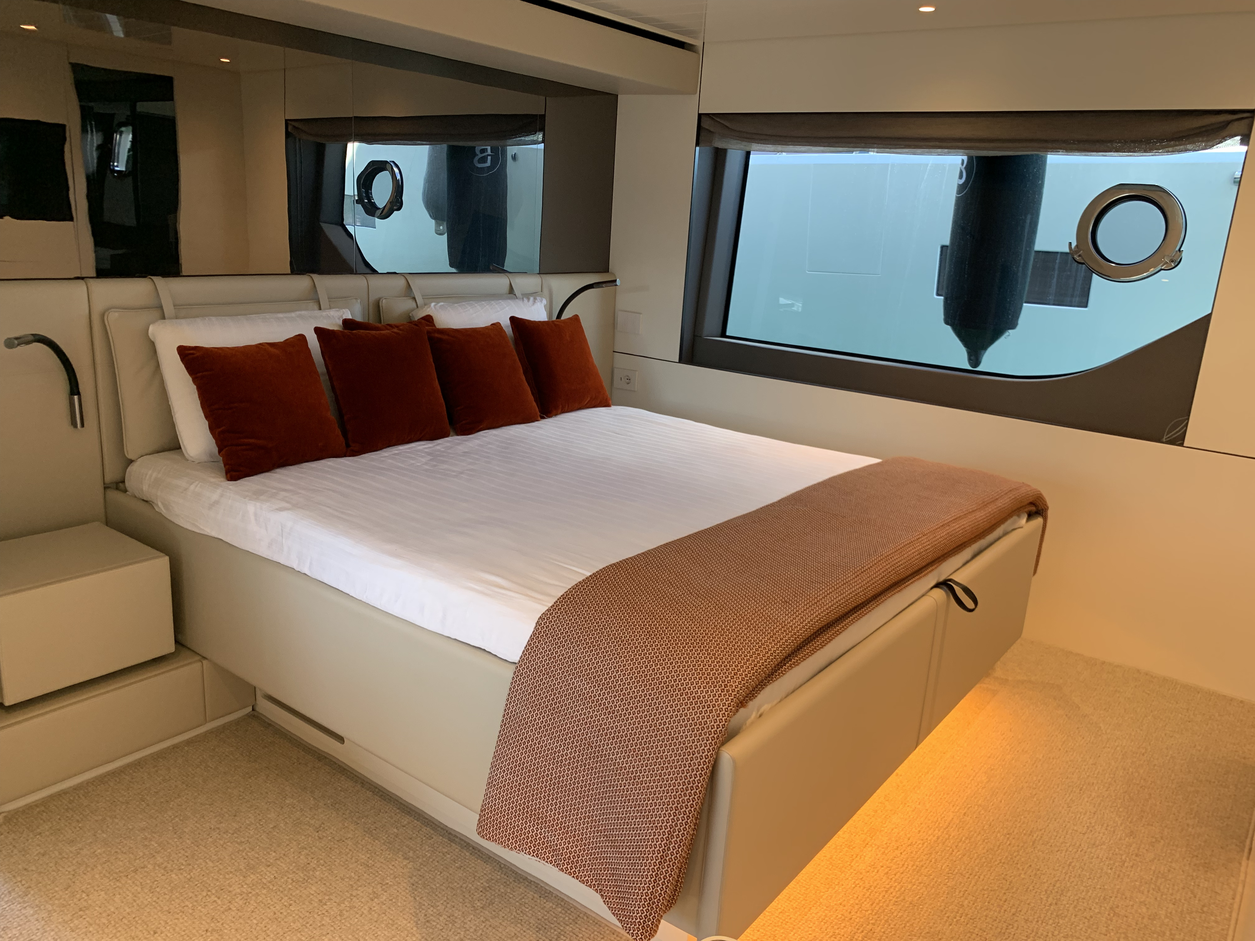 Bluegame BGX70 | Интерьер 5