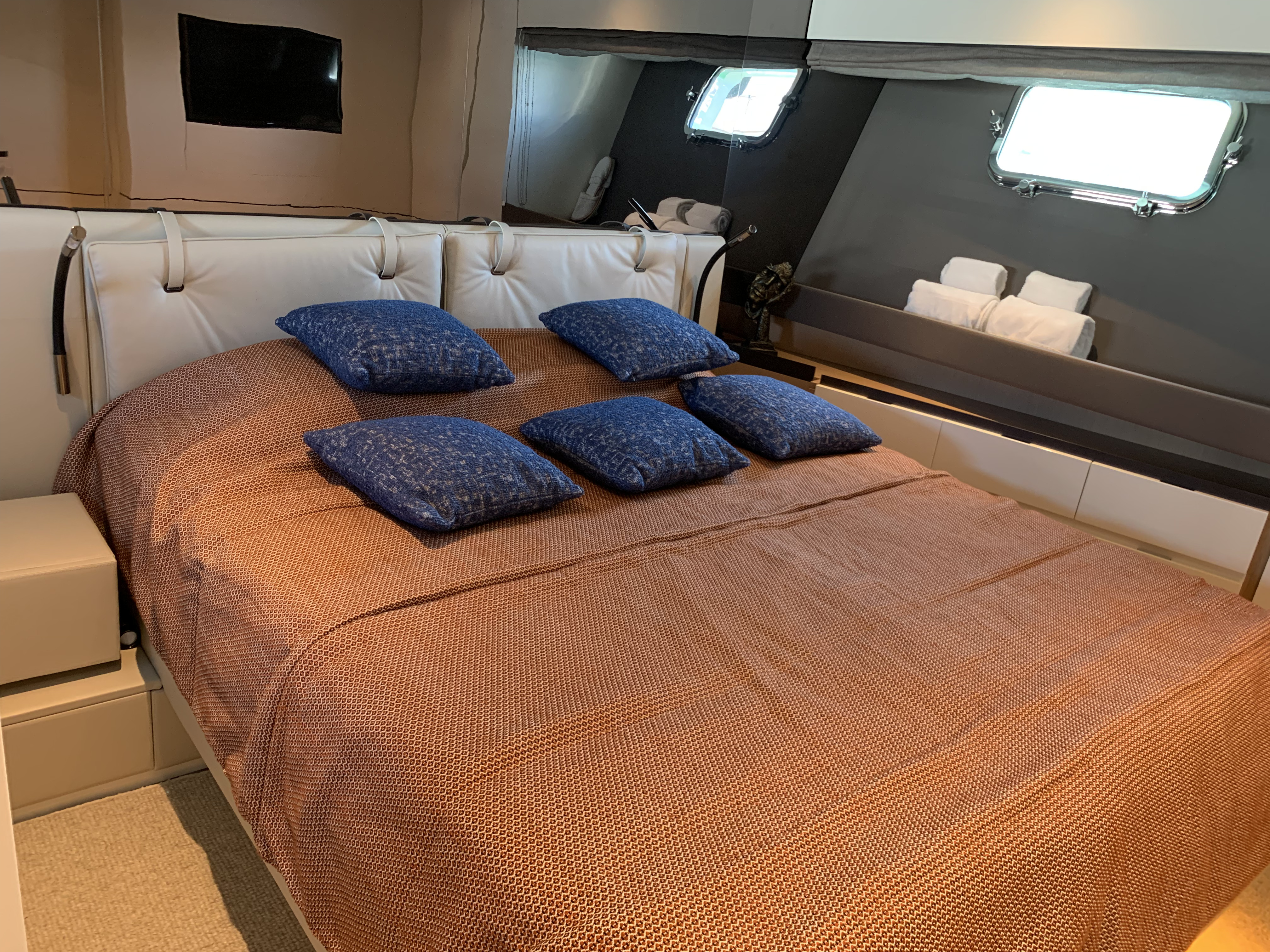 Bluegame BGX70 | Интерьер 9