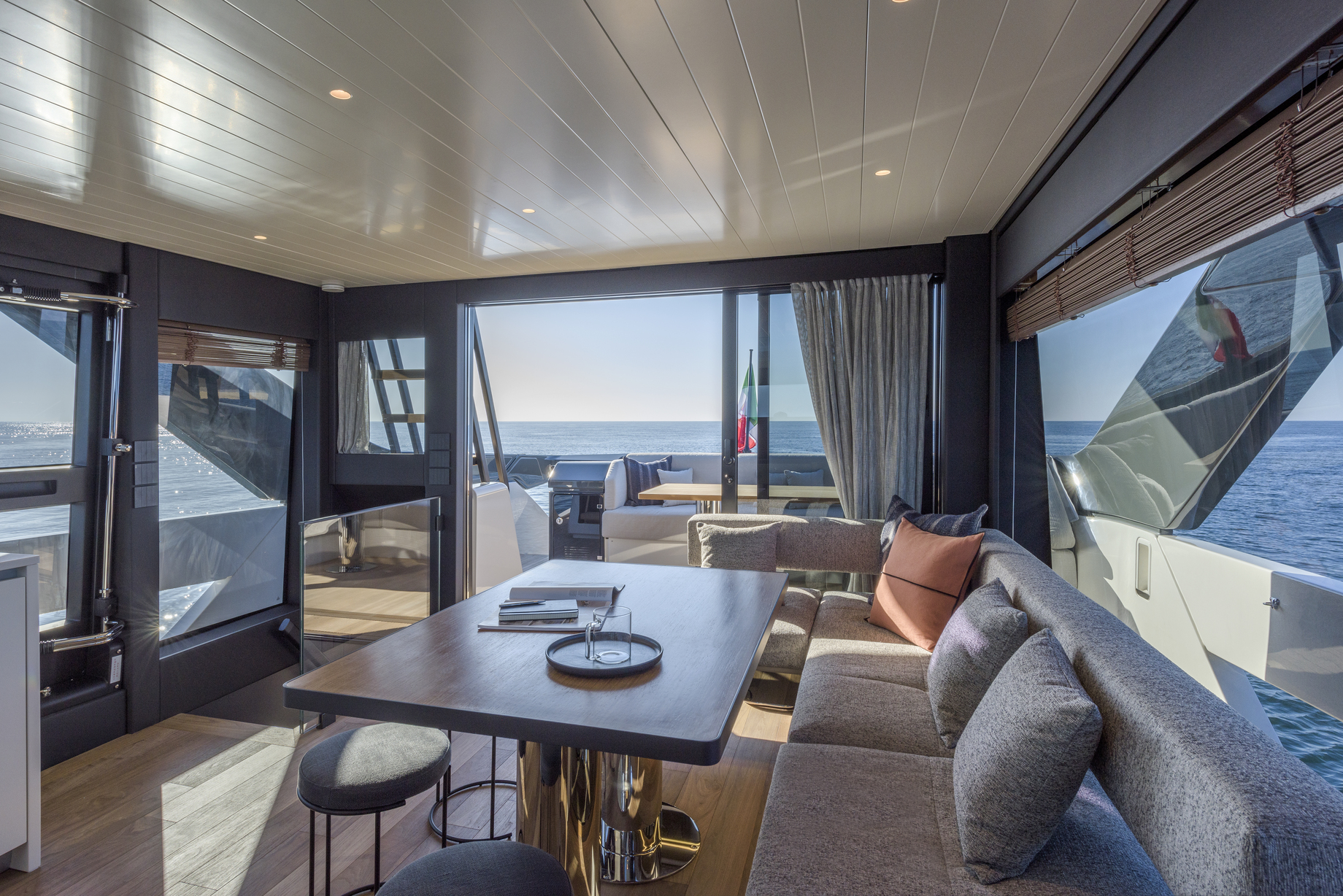 Bluegame BGX73 | Интерьер 6