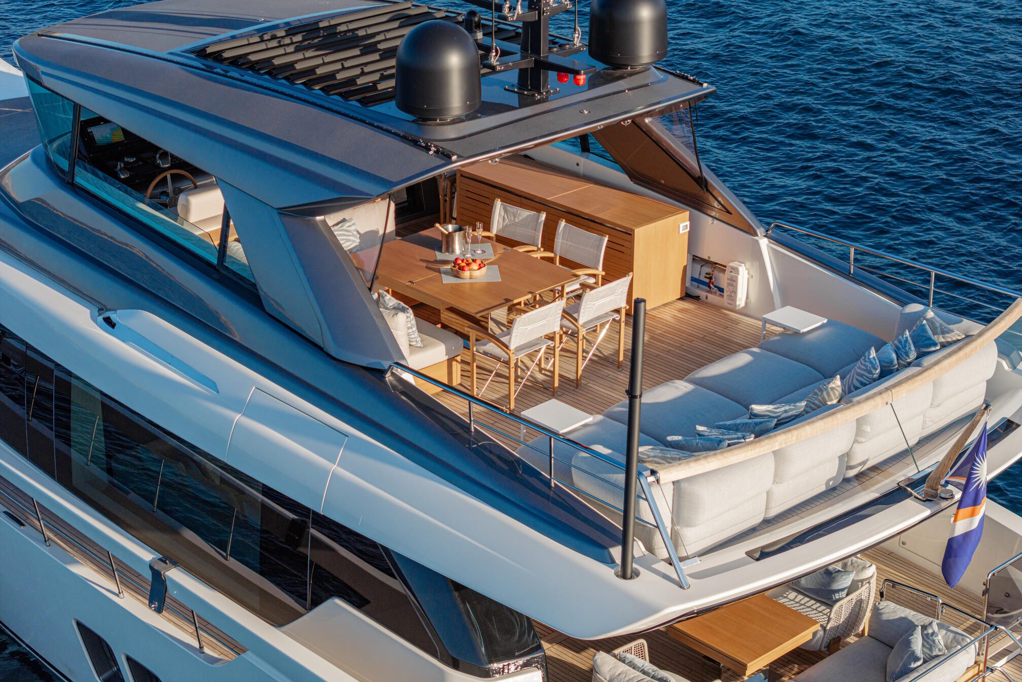 Sanlorenzo SX76 | Экстерьер 8