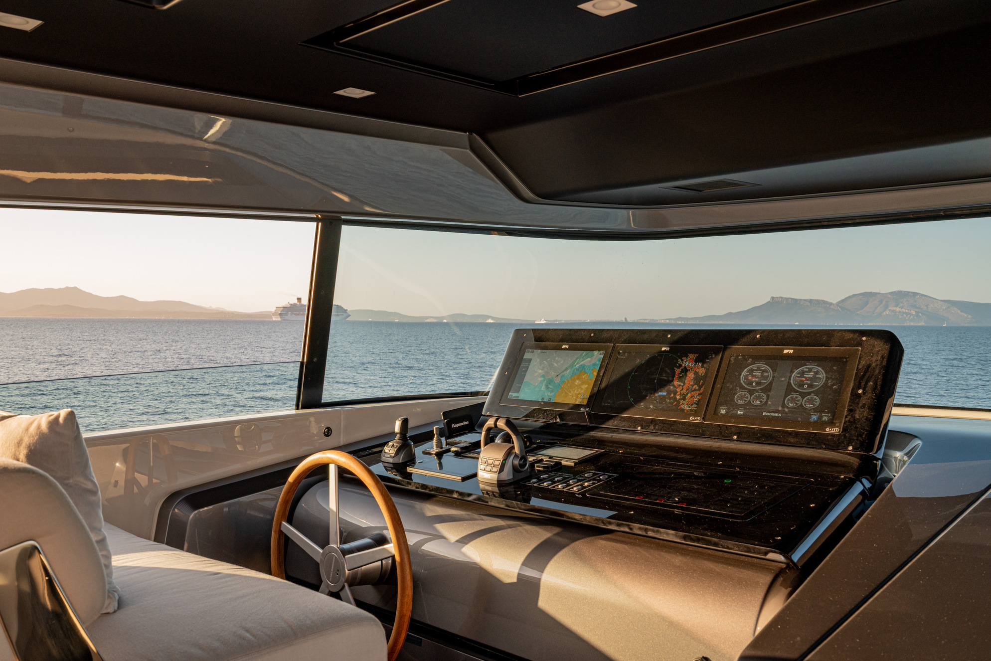 Sanlorenzo SX76 | Интерьер 5